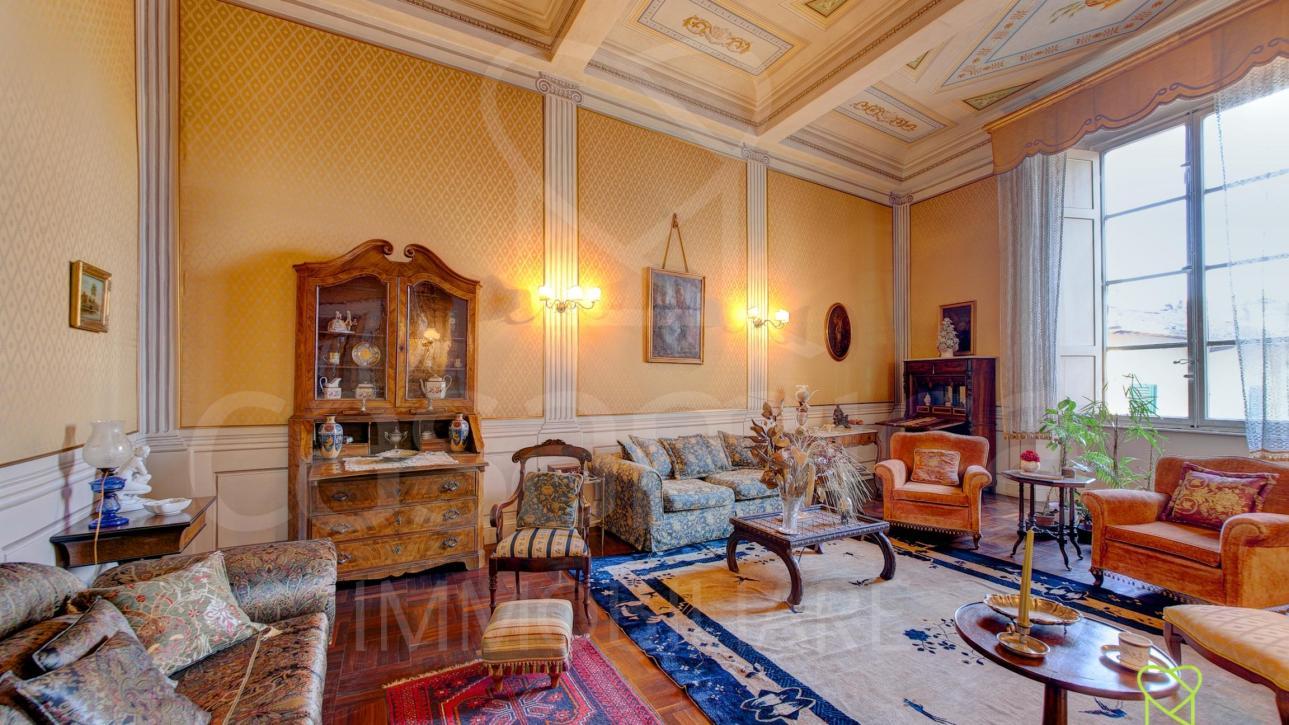 Prestigioso appartamento in palazzo del '400 - Lucca