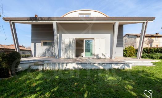 0032, Villa in stile Moderno