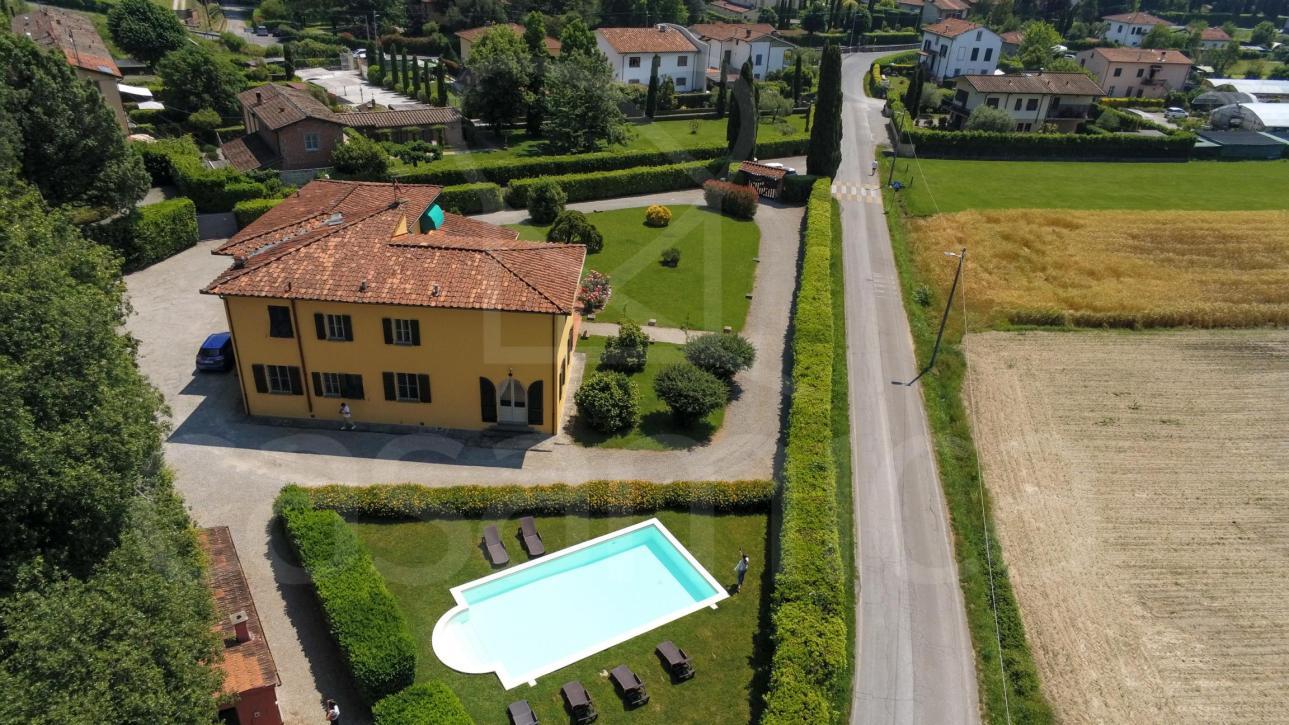 Prestigiosa villa in zona esclusiva