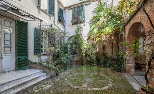 0232, Una 'Villa' in città