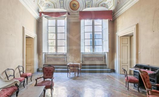 0316, Proprietà in palazzo nobiliare del 1300 con 2 terrazze