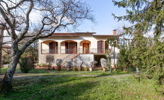 0470, Grande Villa singola a 5 km dalla città