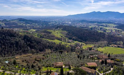 7223, Rustico in collina a 15 minuti dal centro 