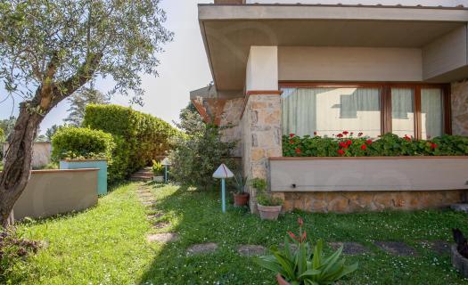 0254, Villa Bifamiliare nel Verde