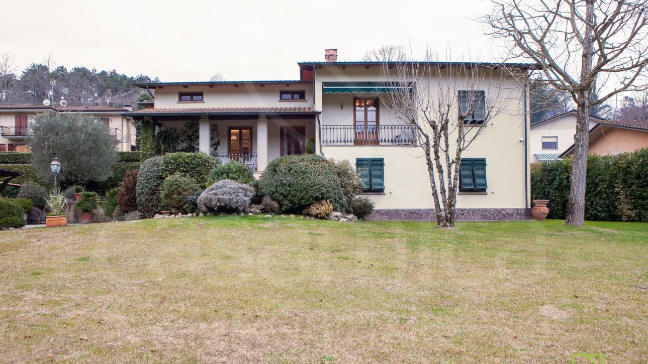 Tra Lucca e il mare, Villa singola con terreno - Lucca