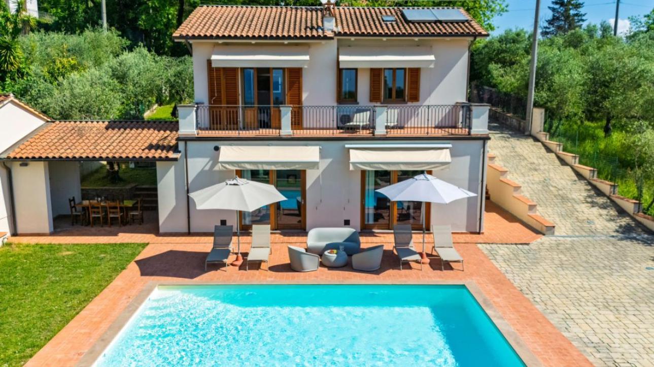 Villa panoramica con piscina - Lucca